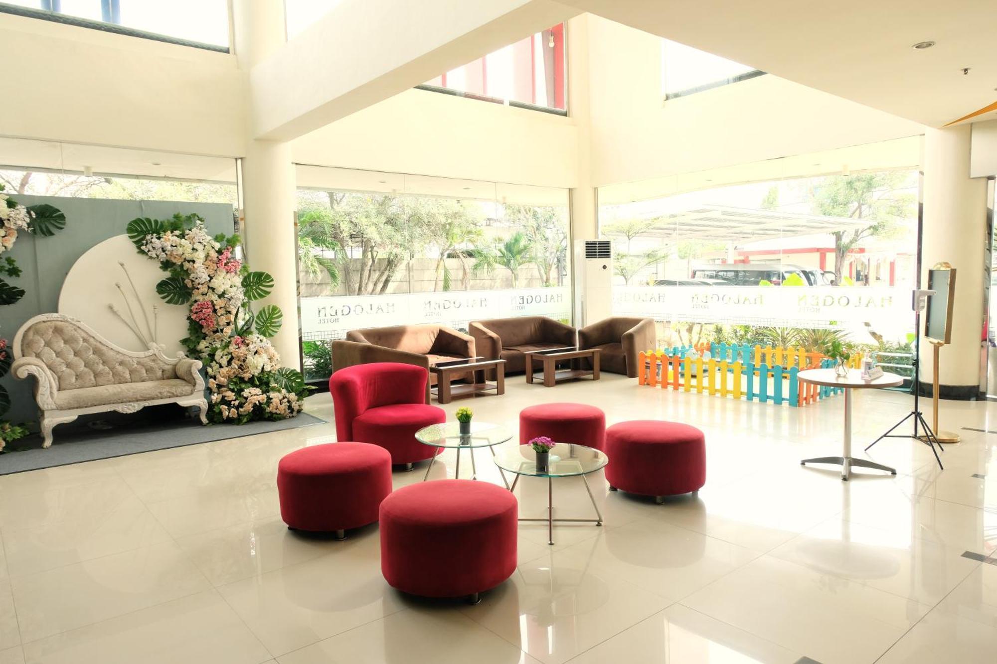 Halogen Hotel Airport Surabaya Sidoarjo Exterior foto