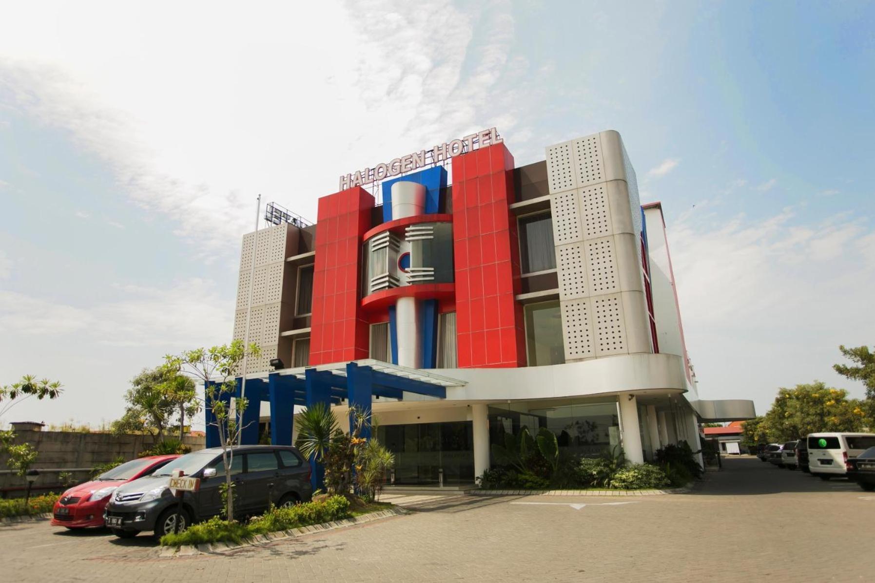 Halogen Hotel Airport Surabaya Sidoarjo Exterior foto