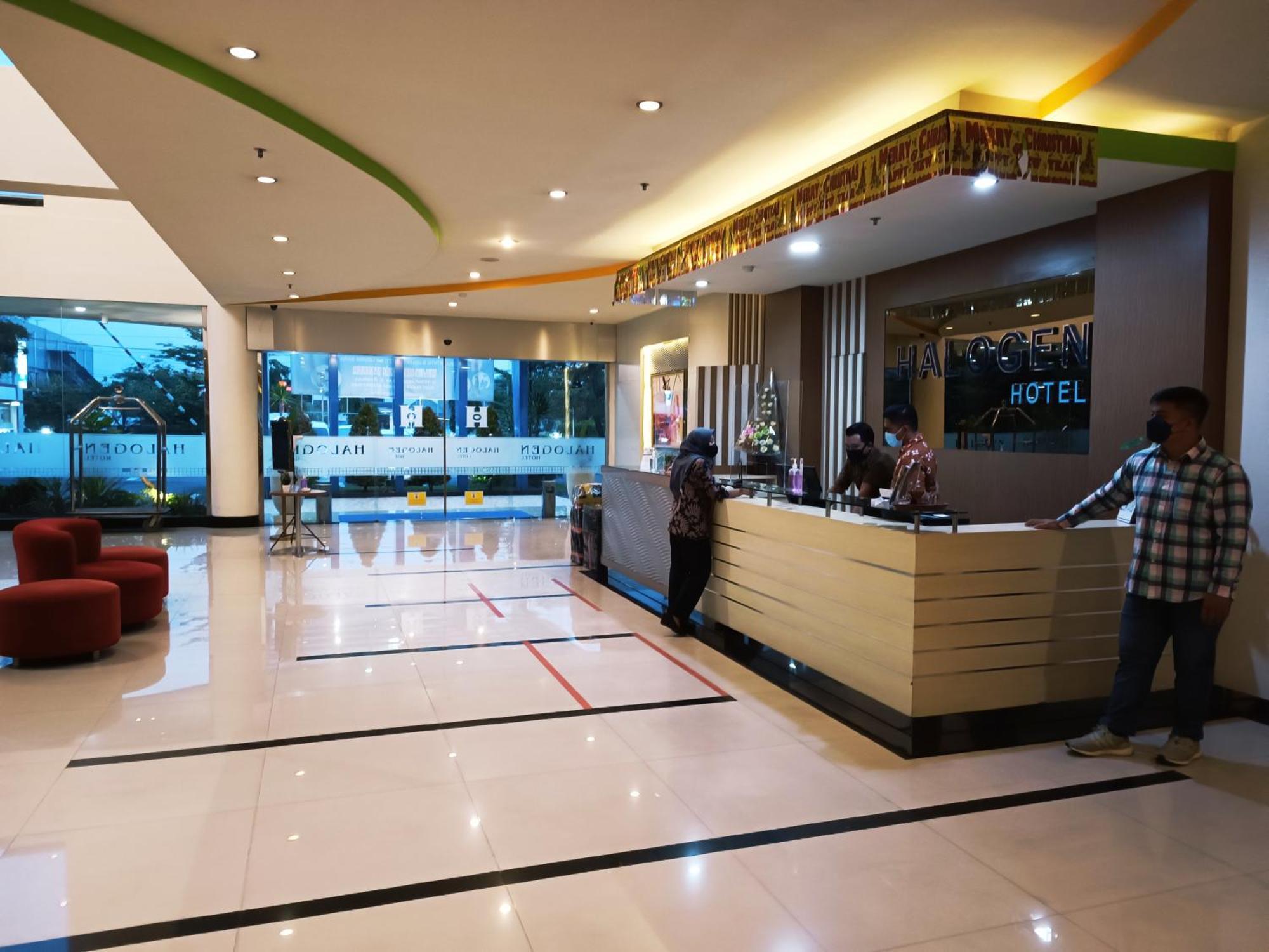 Halogen Hotel Airport Surabaya Sidoarjo Exterior foto