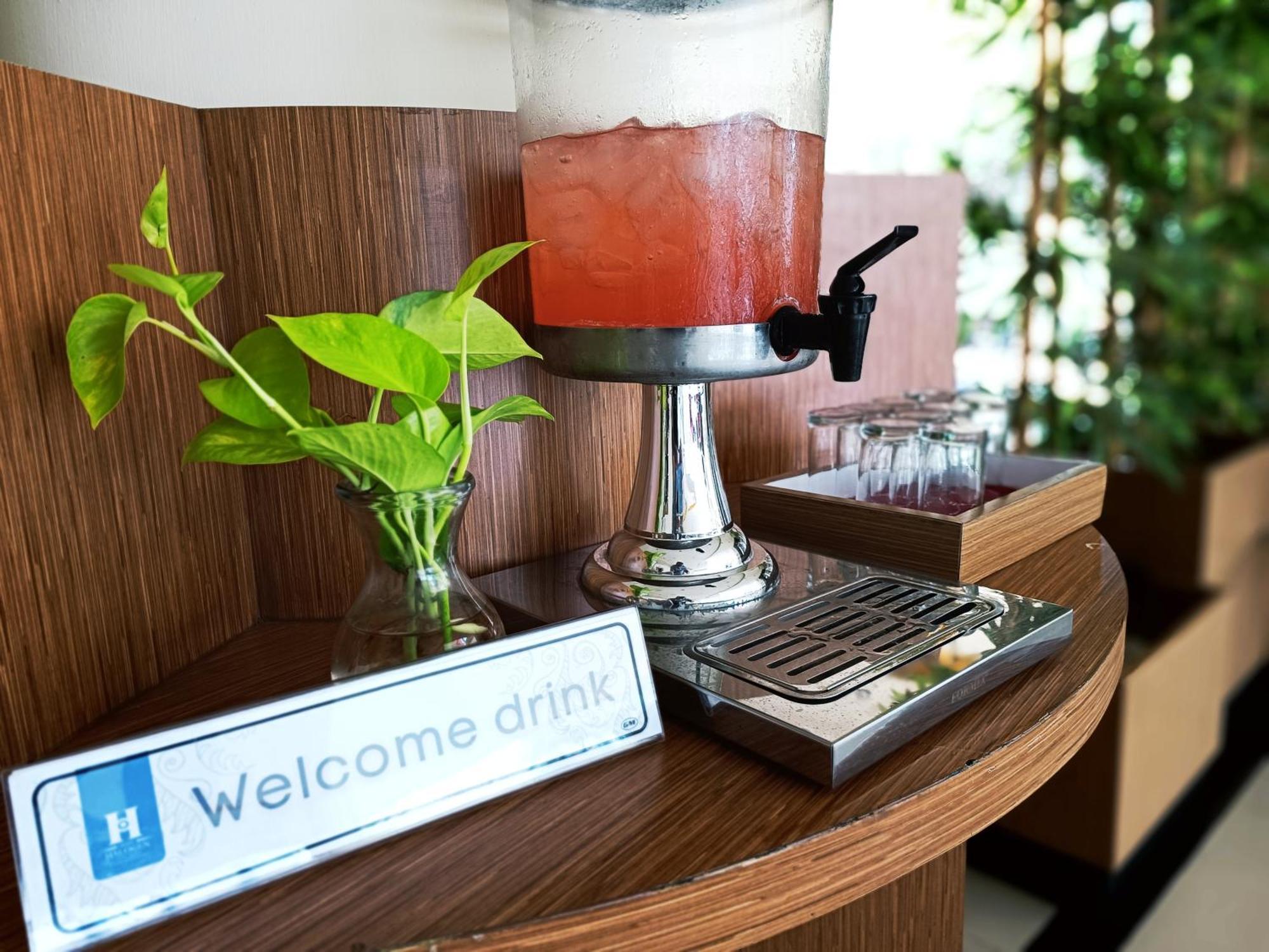 Halogen Hotel Airport Surabaya Sidoarjo Exterior foto