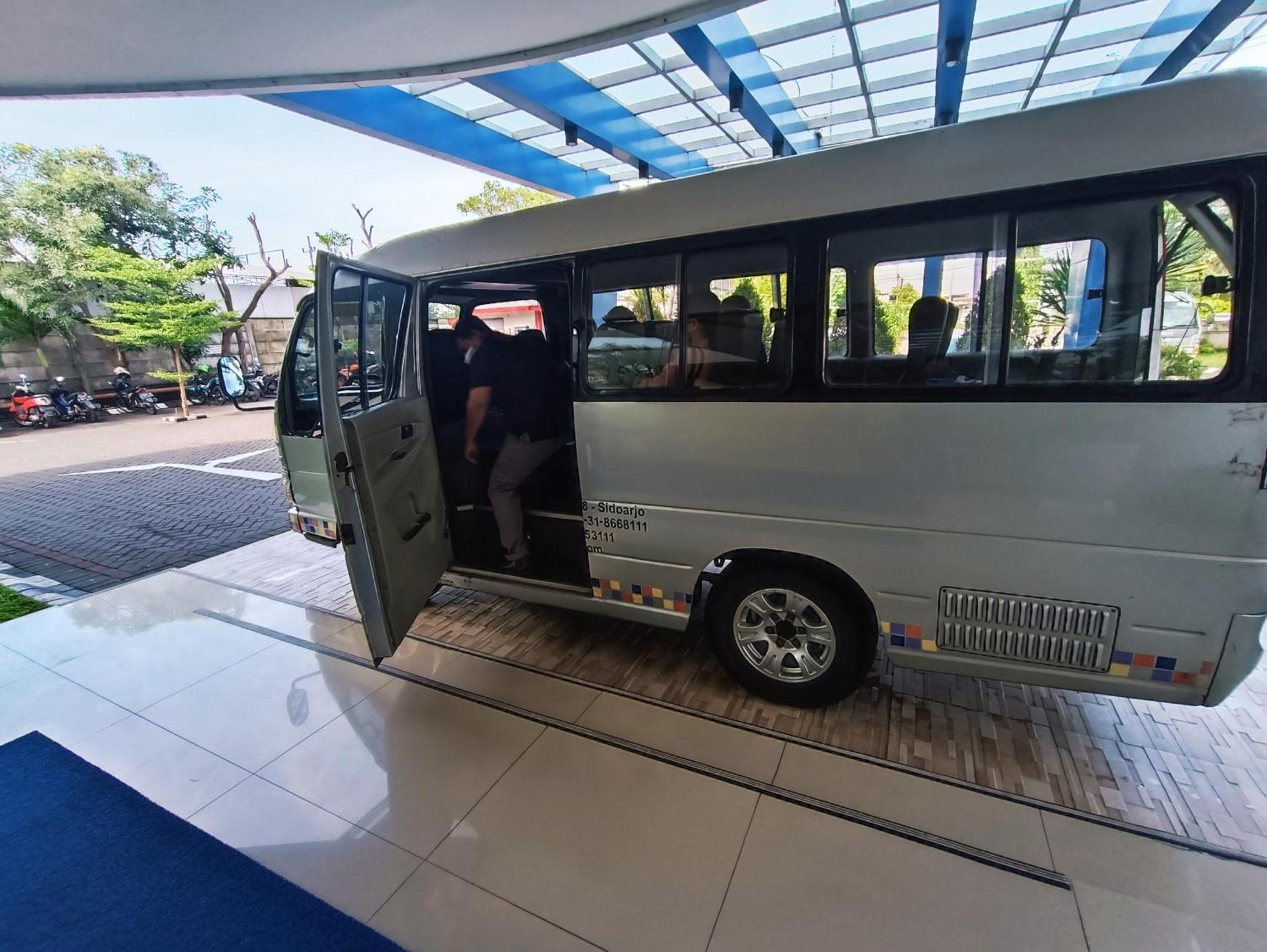 Halogen Hotel Airport Surabaya Sidoarjo Exterior foto