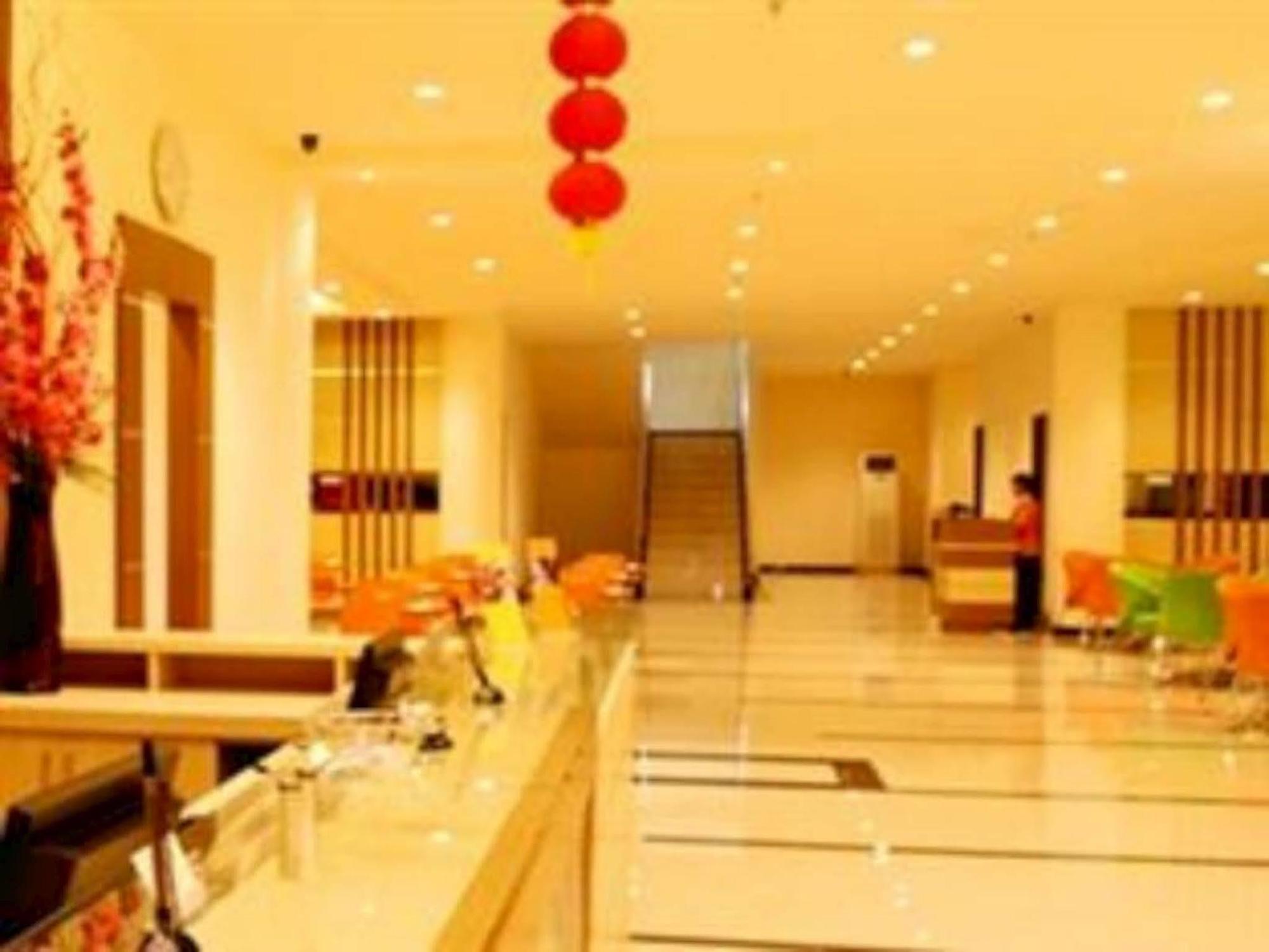 Halogen Hotel Airport Surabaya Sidoarjo Exterior foto